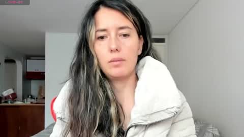 Snapshot of zoe_jeane_beker chatting on July 20, 7:49 pm ZOE online show from July 20, 7:49 pm