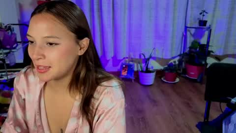 Snapshot of zoe_khall chatting on April 25, 4:04 am ZOE online show from April 25, 4:04 am