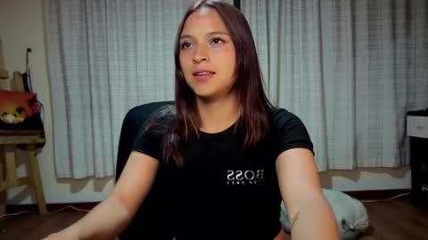 Snapshot of zoe_khall chatting on May 20, 4:18 am ZOE online show from May 20, 4:18 am