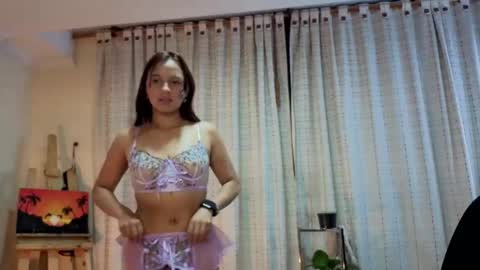 Snapshot of zoe_khall chatting on May 21, 3:46 am ZOE online show from May 21, 3:46 am