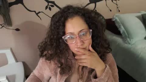 Zoe Koller online show from November 11, 10:43 pm