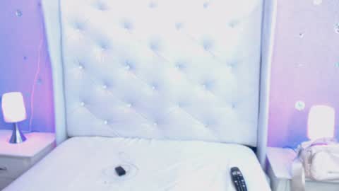 Snapshot of zoe_kravitx chatting on December 5, 1:58 am CAMILA online show from December 5, 1:58 am