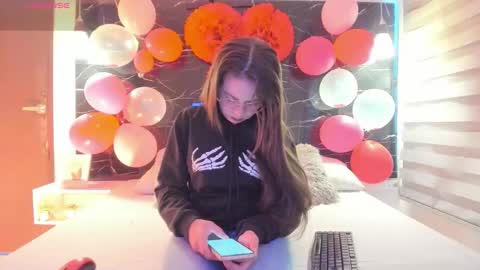 Zoe online show from February 18, 12:01 pm