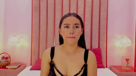 Snapshot of zoe_monrow chatting on May 4, 12:45 pm Zoe Monrow online show from May 4, 12:45 pm