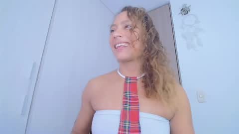 zoe online show from April 17, 10:35 pm