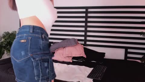 Snapshot of zoe_olsen__ chatting on January 2, 3:29 pm Zoe Olsen online show from January 2, 3:29 pm