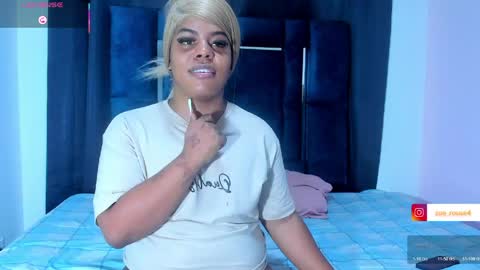 zoe_rosee4 online show from May 9, 7:46 am
