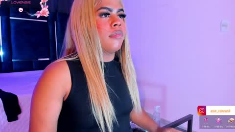 zoe_rosee4 online show from May 30, 6:21 am