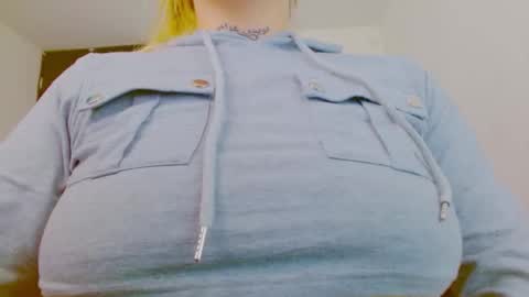 ZOE online show from March 8, 8:01 pm