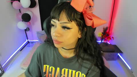 zoe_sullivan_ online show from December 22, 9:22 am