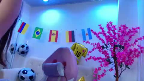 Zoe online show from June 17, 11:12 am