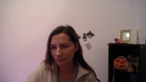 Snapshot of zoe_sweet55 chatting on November 6, 8:04 am zoe_sweet55 online show from November 6, 8:04 am