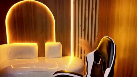 Zoe online show from January 13, 8:25 pm