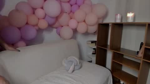 Snapshot of zoe_wattson chatting on March 27, 2:39 am Zoe online show from March 27, 2:39 am