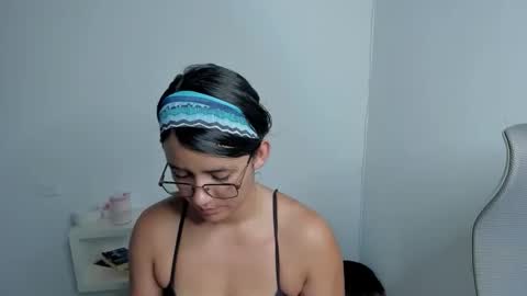 Snapshot of zoe_wattson chatting on April 26, 9:34 pm Zoe online show from April 26, 9:34 pm