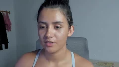 Snapshot of zoe_wattson chatting on May 18, 2:51 am Zoe online show from May 18, 2:51 am