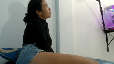 Snapshot of zoecute5817 chatting on May 26, 1:23 am ZOE online show from May 26, 1:23 am