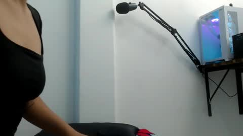 Snapshot of zoecute5817 chatting on June 2, 2:02 am ZOE online show from June 2, 2:02 am