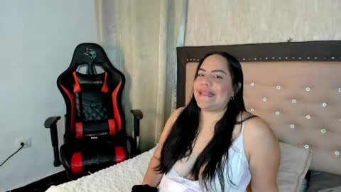 zoedeleon online show from May 11, 7:22 pm