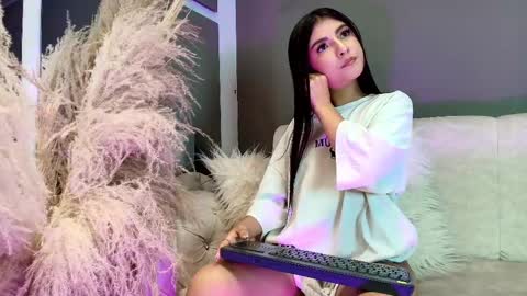 ZOE online show from May 25, 3:18 pm