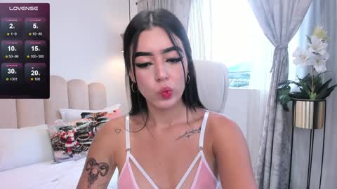 Snapshot of zoee_jackson chatting on December 21, 8:00 pm  zoee jackson online show from December 21, 8:00 pm