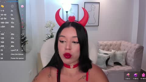 Snapshot of zoee_jackson chatting on January 13, 6:38 pm  zoee jackson online show from January 13, 6:38 pm