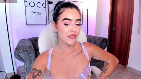 Snapshot of zoee_jackson chatting on January 27, 7:03 pm  zoee jackson online show from January 27, 7:03 pm