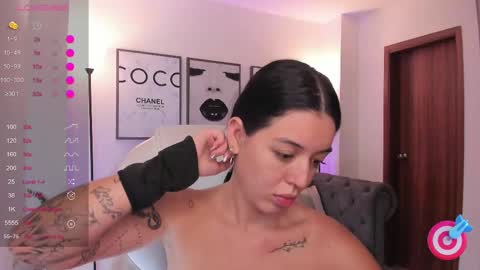 Snapshot of zoee_jackson chatting on March 1, 6:43 pm  zoee jackson online show from March 1, 6:43 pm