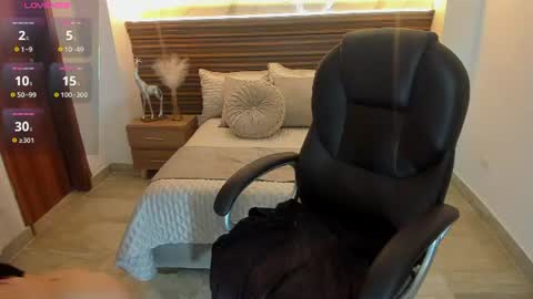  zoee jackson online show from June 24, 6:51 pm