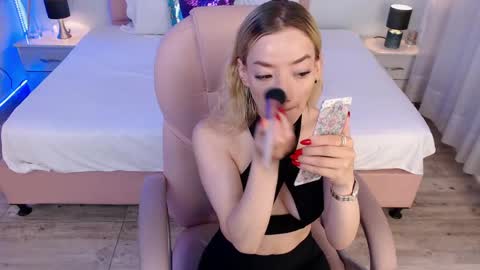 zoe online show from May 7, 2:11 pm