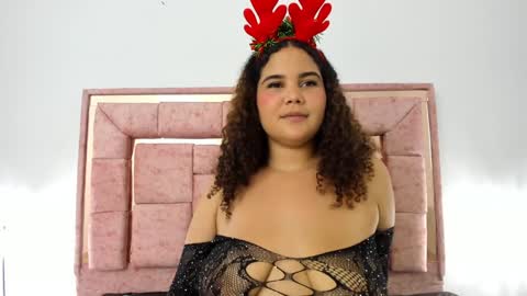 zoee online show from December 18, 9:47 am