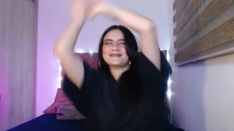 Zoee online show from February 5, 3:00 am