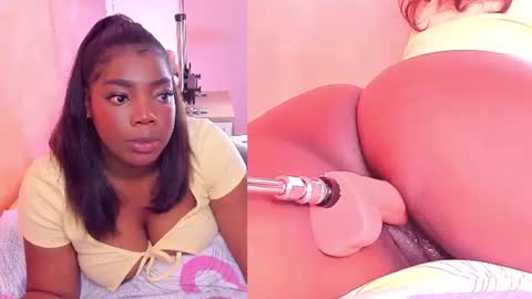 Snapshot of zoeethompson_cm chatting on June 20, 11:02 am online show from June 20, 11:02 am