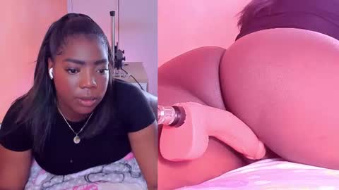 Snapshot of zoeethompson_cm chatting on July 7, 10:52 am online show from July 7, 10:52 am