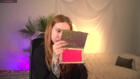 Snapshot of zoeford_ chatting on May 23, 5:23 am ZOE online show from May 23, 5:23 am