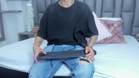 Zoe Krug online show from February 19, 12:12 pm