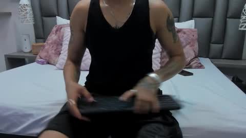 Zoe Krug online show from February 23, 12:24 pm