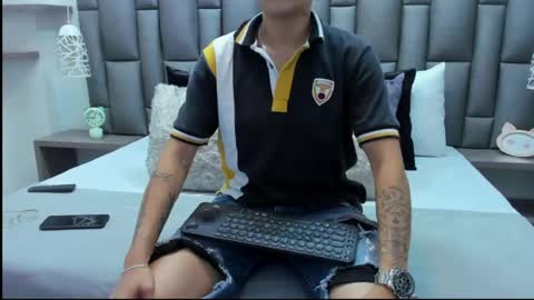 Zoe Krug online show from April 14, 12:22 pm