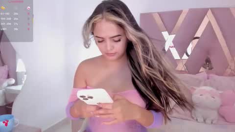 Snapshot of zoemina__ chatting on October 11, 2:48 pm Antonella Kim online show from October 11, 2:48 pm