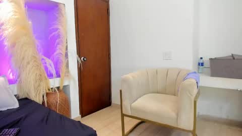 Snapshot of zoesecret chatting on May 11, 10:40 pm Zoesecret online show from May 11, 10:40 pm