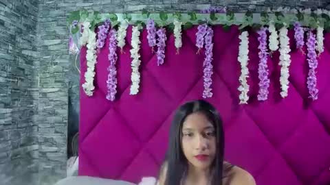 zoesmiitt online show from May 28, 1:52 pm