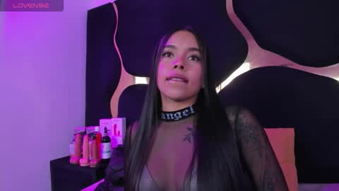 ZoeSwam online show from March 2, 3:20 am