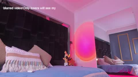 zoevidal_ online show from February 10, 3:21 pm