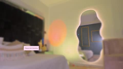 zoevidal_ online show from September 27, 11:59 am