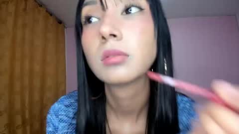Snapshot of zoey_babyqueen19 chatting on May 26, 2:40 am Zoey online show from May 26, 2:40 am