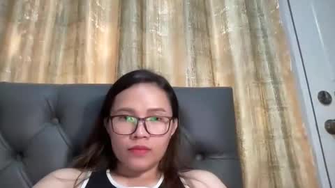 zoey_foryou online show from May 22, 7:15 am