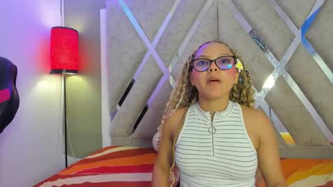 Snapshot of zoey_taylor27 chatting on February 6, 3:48 pm Zoey online show from February 6, 3:48 pm