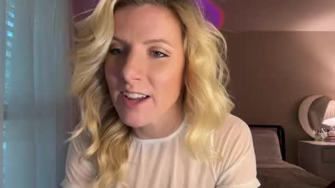 Snapshot of zoeydanner chatting on December 2, 7:16 pm Zoeydanner online show from December 2, 7:16 pm