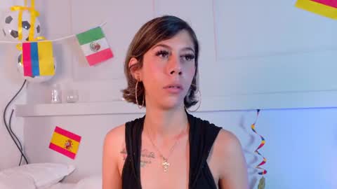 Snapshot of zoeypetit chatting on June 28, 1:06 pm Zoey online show from June 28, 1:06 pm