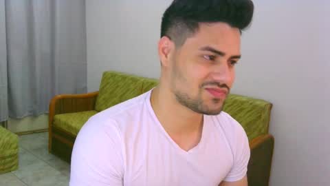 Snapshot of zohan_haidar chatting on December 17, 12:49 am ZohanMohamed online show from December 17, 12:49 am